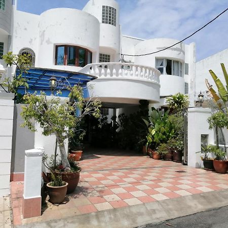 Tropical Sea View & Sunshine Villa Batu Feringgi Dış mekan fotoğraf
