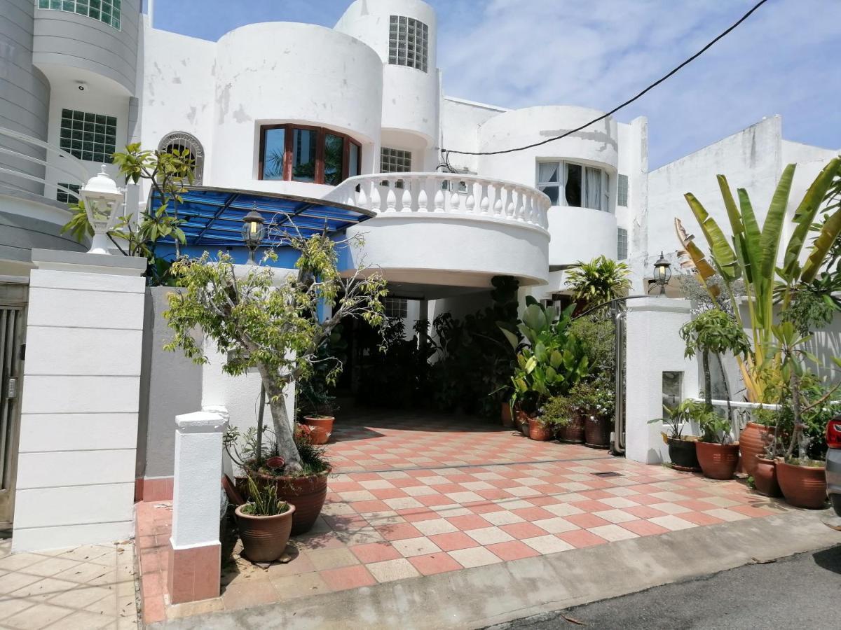 Tropical Sea View & Sunshine Villa Batu Feringgi Dış mekan fotoğraf