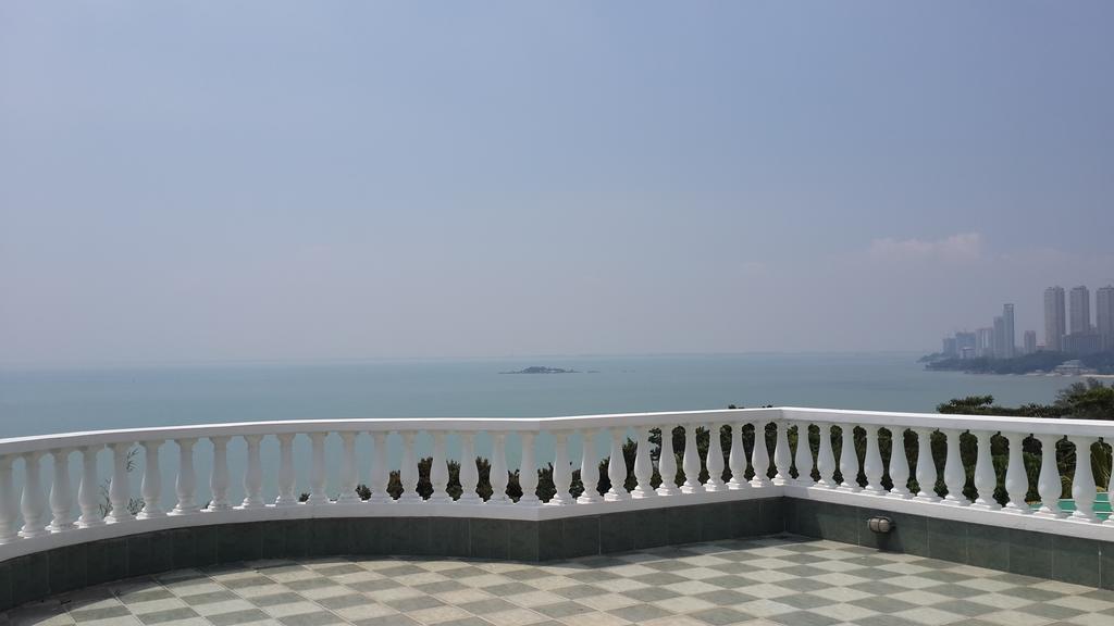 Tropical Sea View & Sunshine Villa Batu Feringgi Dış mekan fotoğraf